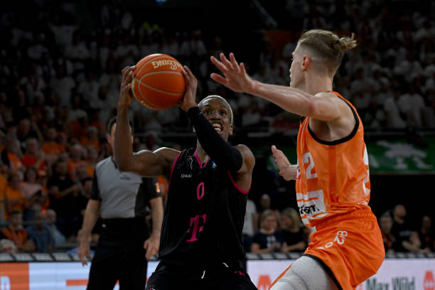 怀森面临着 怀森面临着